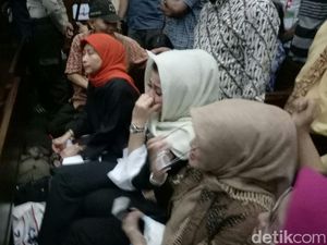Foto: Tangis Istri Novanto di Pengadilan Tipikor