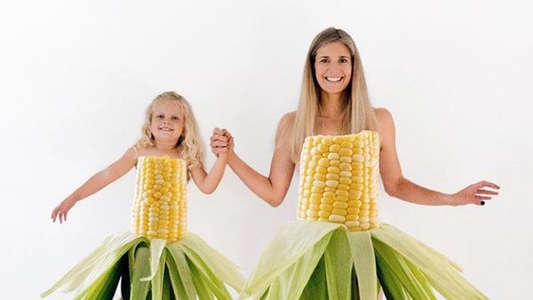 Ide Foto Lucu Bareng si Kecil: Pakai Baju Unik