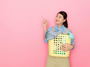 Cara Mencuci Baju yang Tepat di Musim Hujan