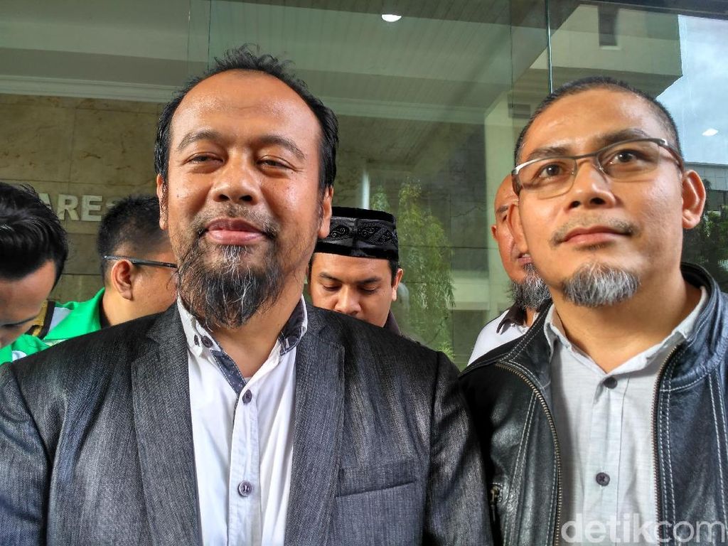 Anggota DPD Bali Arya Wedakarna Kembali Dipolisikan Anggota DPD Bali Arya Wedakarna Kembali Dipolisikan