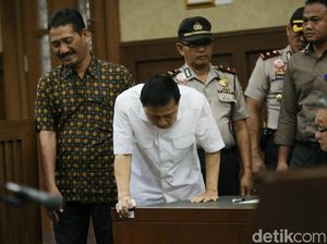 Foto: Jurus Bisu Setnov yang Buat Sidang Diskors Dua Kali