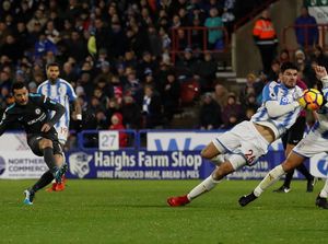 Chelsea Taklukkan Huddersfield 3-1