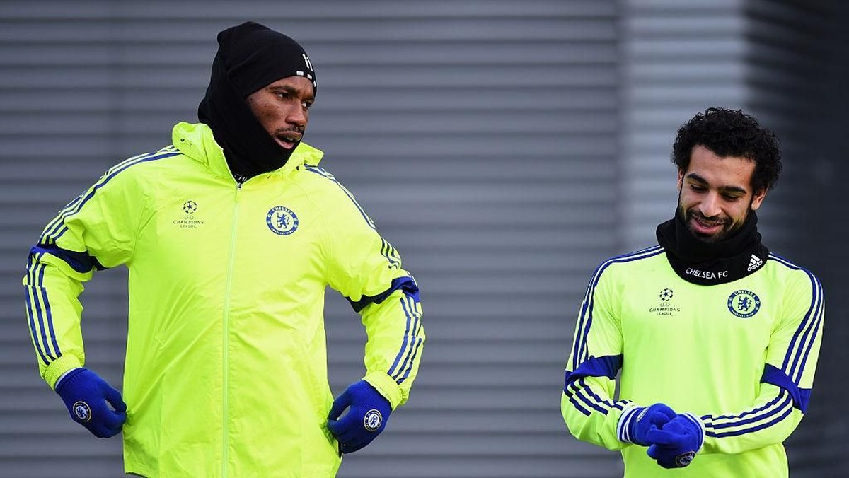 Didier Drogba dan Mohamed Salah semasa jadi rekan setim di Chelsea (Foto: Paul Gilham/Getty Images)
