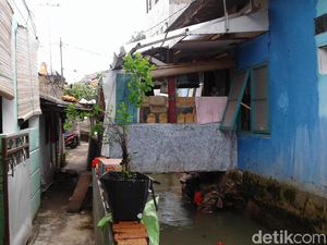 Warga Rela Rumahnya Digeser demi Normalisasi Kali Pulo, Asal... Warga Rela Rumahnya Digeser demi Normalisasi Kali Pulo, Asal...