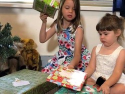 Sekitar 1,6 Juta Orang Tua Australia Akan Kesulitan Beli Hadiah Natal