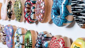 Cantik Manis Donat-donat Ini Dibuat dari Keramik