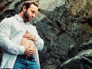 Begini Jadinya Kalau Ayah Jadi Model Foto Kehamilan