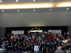 Waria Diajak Bersuka Cita di Perayaan Natal