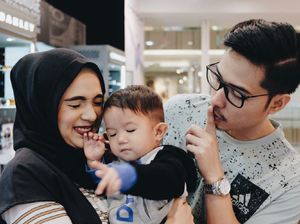 Kompaknya Keluarga Kecil Nycta Gina dan Rizky Kinos 