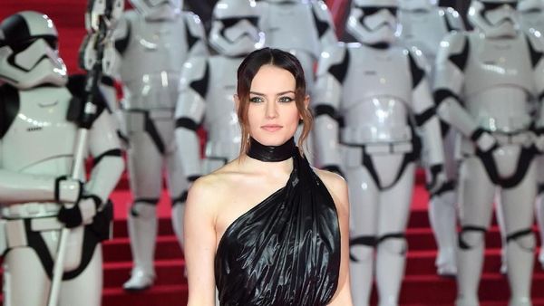 Foto: Cantiknya Daisy Ridley di Premier Star Wars London