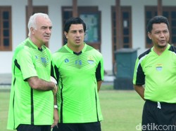 Latihan Perdana, Mario Gomez Belum Beri Penilaian untuk Skuat Persib