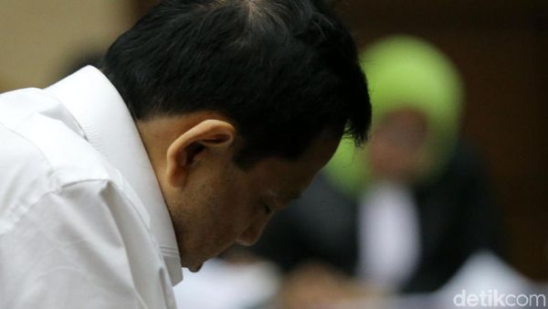 Foto: Novanto Tidur Saat Sidang Dakwaan