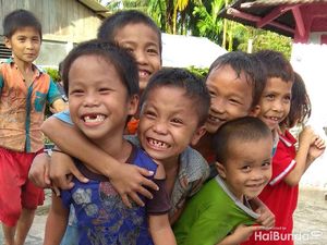 Potret Keceriaan Wajah Anak-anak Nias Selatan