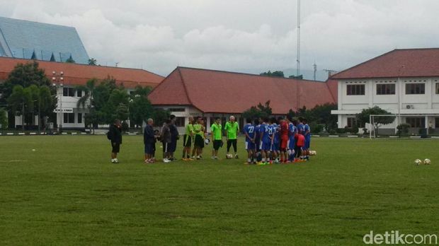 Persib jalani latihan perdana. 