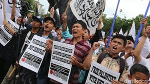 Seruan Khilafah Menggema di Kedubes AS