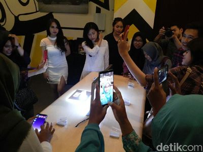 Keseruan Arek Malang Menjajal Kamera Selfie Pintar