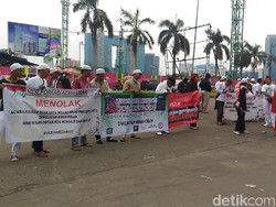 Tolak DWP, Massa Selawatan di JIExpo