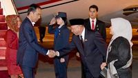 Foto: Jokowi Pulang ke Tanah Air Usai Bela Palestina di KTT OKI