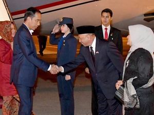 Foto: Jokowi Pulang ke Tanah Air Usai Bela Palestina di KTT OKI Foto: Jokowi Pulang ke Tanah Air Usai Bela Palestina di KTT OKI
