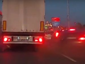 Bahayanya Suka Selap-selip di Jalan Tol