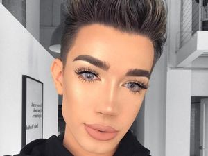 7 Pria yang Populer karena Lebih Jago Dandan dari Wanita