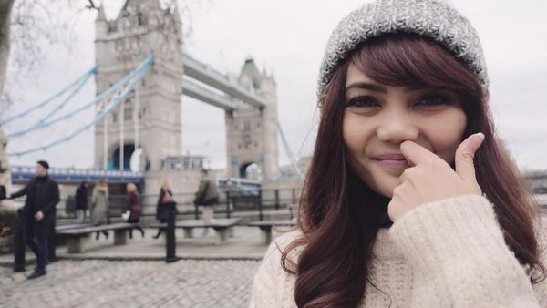 Foto: Mengintip Liburannya Rina Nose di London