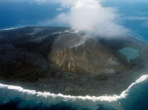 Foto: Tempat Wisata Aneh Banget di Dunia, Nomor 10 Air Terjun Darah