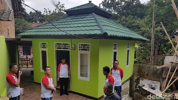 Sinar Mas Land Renovasi Sekolah dan Mushala