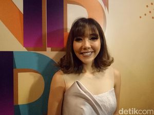 Reaksi Kocak Gisel Baca Komentar Netizen Julid Reaksi Kocak Gisel Baca Komentar Netizen Julid