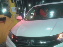 Tabrakan Dua Mobil Di Gerbang Tol Tebet, Pengemudi Diduga Mabuk