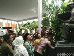 Mendikbud Tegaskan Tidak Ada Sekolah yang Menolak Vaksinasi
