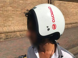 Pakai Helm Terbalik, Pemotor Ini Didenda Rp 3 Juta