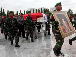 Kenangan Mendagri Naik Haji Paket Hemat dengan AM Fatwa