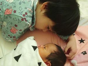 Selebgram Cilik Kirana Sayang Banget Lho Sama Adiknya, Rumaysaa