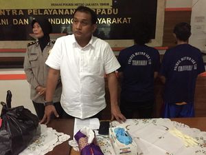 Mayat Korban Pembunuhan di Kramat Jati Disimpan hingga Membusuk Mayat Korban Pembunuhan di Kramat Jati Disimpan hingga Membusuk