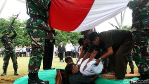 AM Fatwa Dimakamkan di TMP Kalibata