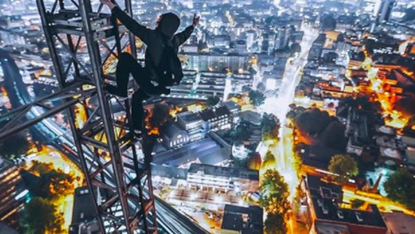 Aksi Gila Rooftopper yang Nasihati Jangan Tiru Yong Ning