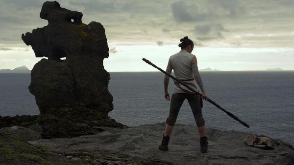 Foto: Pulaunya Luke Skywalker di Film The Last Jedi