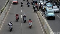 Foto: Lagi, Pemotor Bermental Baja Nekat Terobos JLNT Kasablanka