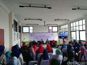 Menkes Puji Pelayan Puskesmas Garuda Bandung Menkes Puji Pelayan Puskesmas Garuda Bandung