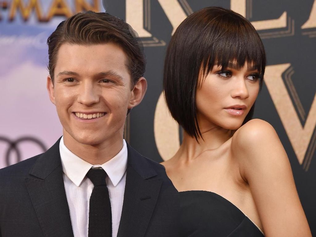 Ketemu Orangtua Zendaya, Tom Holland Makin Serius Berasmara Ketemu Orangtua Zendaya, Tom Holland Makin Serius Berasmara
