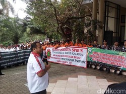 Dirut PTPN IX yang Baru Disambut Demo Karyawan di Semarang