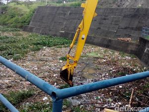 Miris, Melihat Sungai Penuh Sampah di Tulungagung