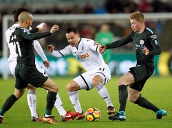 Selepas kick-off, City sempat cukup kesulitan menghadapi Swansea yang bermain rapat dan defensif. (Foto: Andrew Boyers/Action Images via Reuters)