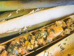 Harum Semerbak Ayam yang Dimasak Dalam Buluh Bambu