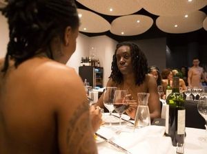 Edan! Mau Makan di Restoran Ini Harus Telanjang