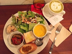 Di Dekat Stasiun Shinjuku Ada 10 Kafe Unik yang Sediakan Wifi Gratis (2)