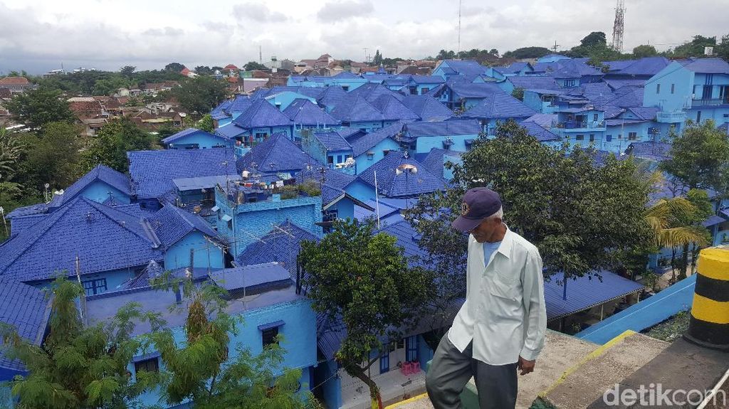 FOTO: Kampung Biru, Wisata Tematik Baru di Kota Malang