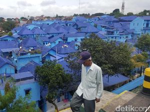 FOTO: Kampung Biru, Wisata Tematik Baru di Kota Malang