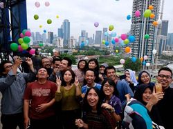 Pelepasan Balon Rayakan 16 Tahun Transmedia